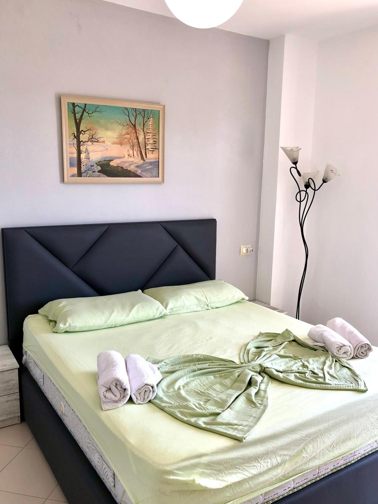 Beach Apartments Durrës Esterno foto