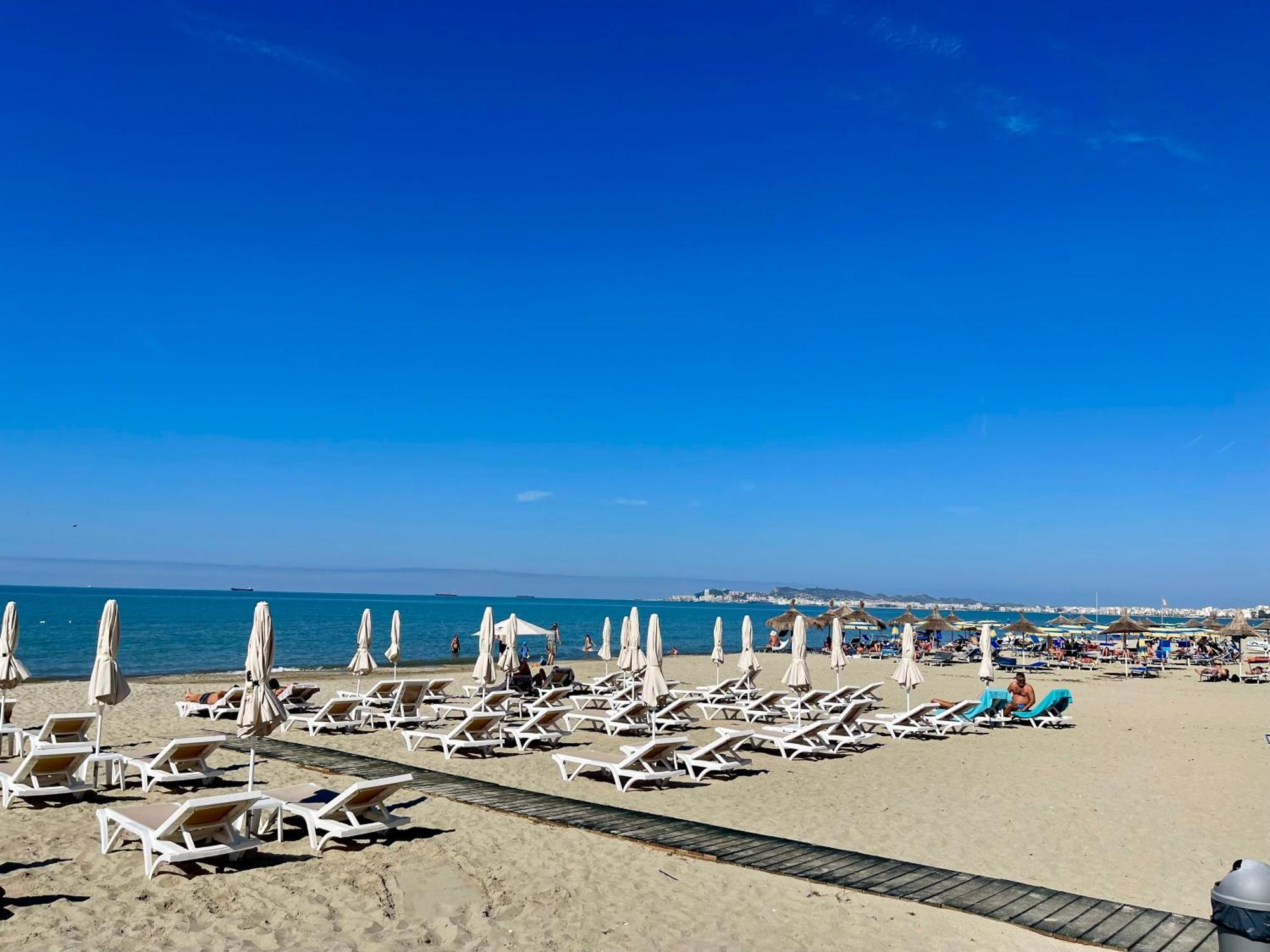 Beach Apartments Durrës Esterno foto